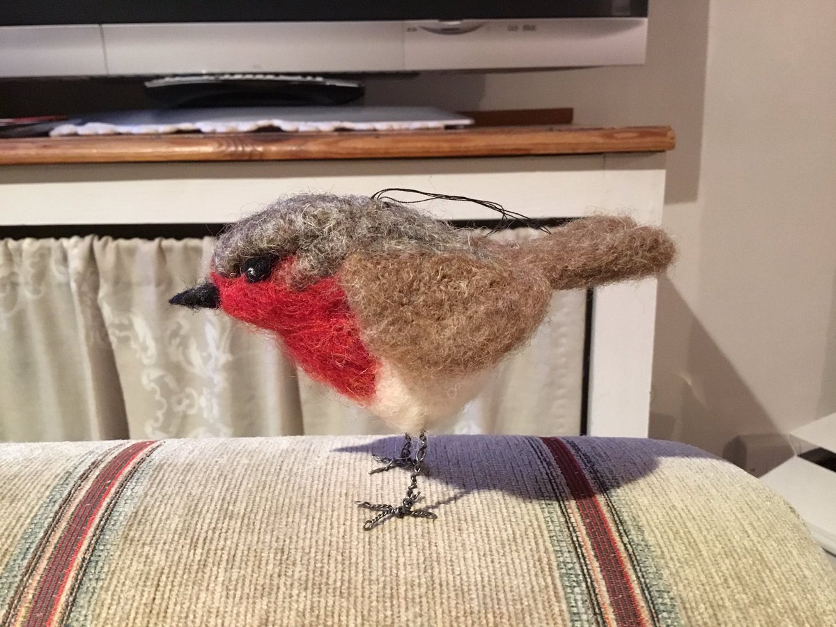 juliatetley's tweet photo. Bit of faffing with felt this afternoonโบ๏ธโบ๏ธ โฆ a festive felted Robin redbreast โฆ. #hobbies #felting #faffing #christmas #robin #Festive #bird https://t.co/n7JzByvjOK