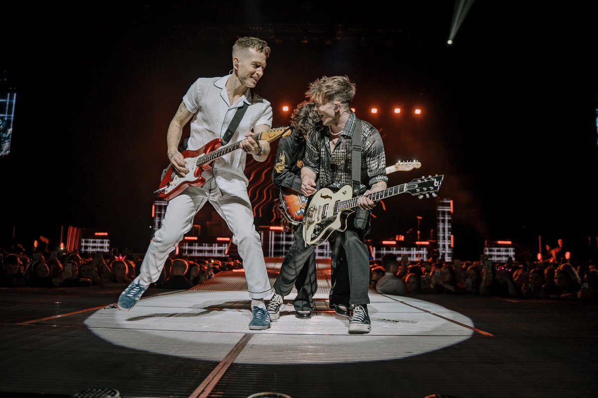 TheVampsband's tweet photo. https://t.co/gc0tJkQ497