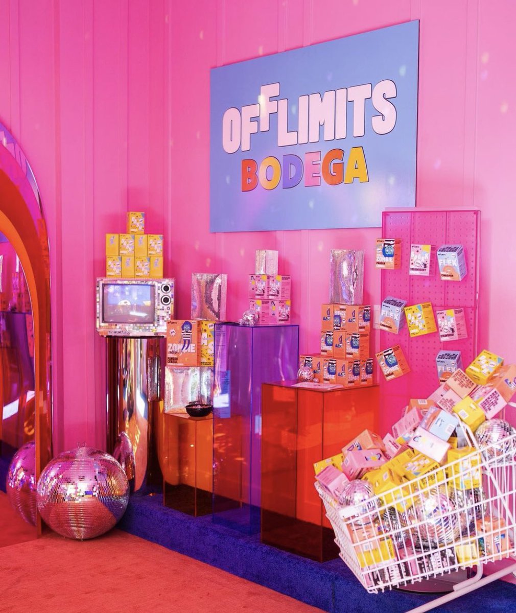 iiiitsandrea's tweet photo. this year @EmilyElyse and I got to travel together, hustle our way through EXPO, brought @offlimits to CDMX 🇲🇽 + more 

thankful to have met her and continue to be inspired by her level of creativity—their latest at Art Basel blew my mind 

grateful to call her a friend 🪩 https://t.co/sJmx87FF3J