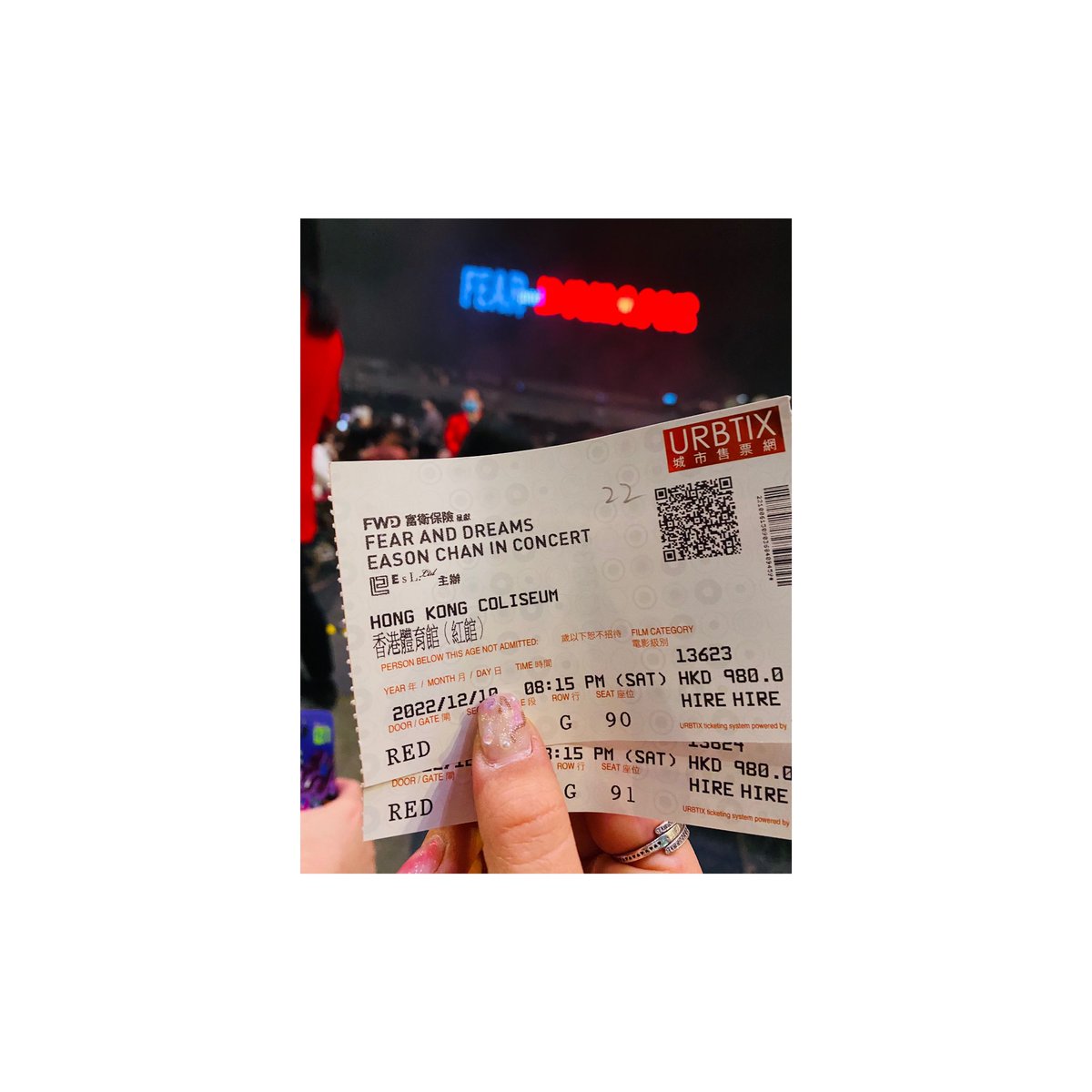 katiereadyrmind's tweet photo. 上個星期喺度講我好鍾意陳奕迅
即刻有個哥哥dm請我去睇
咁大個女都未試過睇演唱會咁近個舞台
不過我有好多歌都唔識啊😆
但係都好正😍
相擁 心痛🎼 https://t.co/YgjHXjHclD