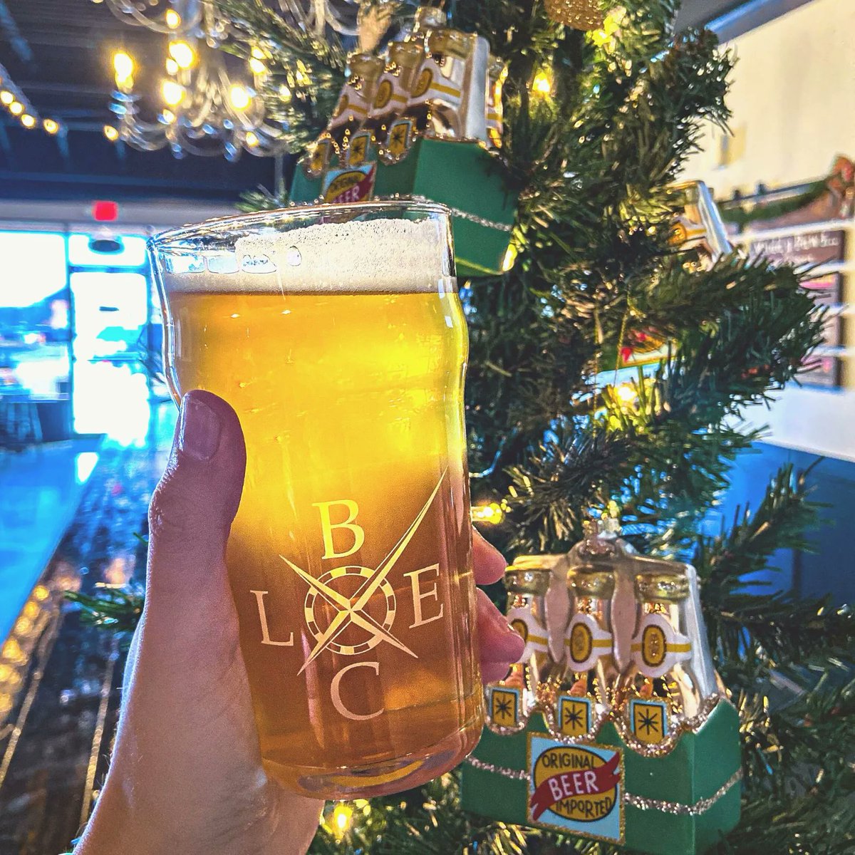 There's no better way to shop for the holidays than with a beer in hand! Join us today starting at 1 pm &amp; shop from 7 local vendors. There is such a variety in products that you can probably get ALL of your shopping done! 
#holidayshopping #drinklocalkc #shoplocalkc #jocobeer