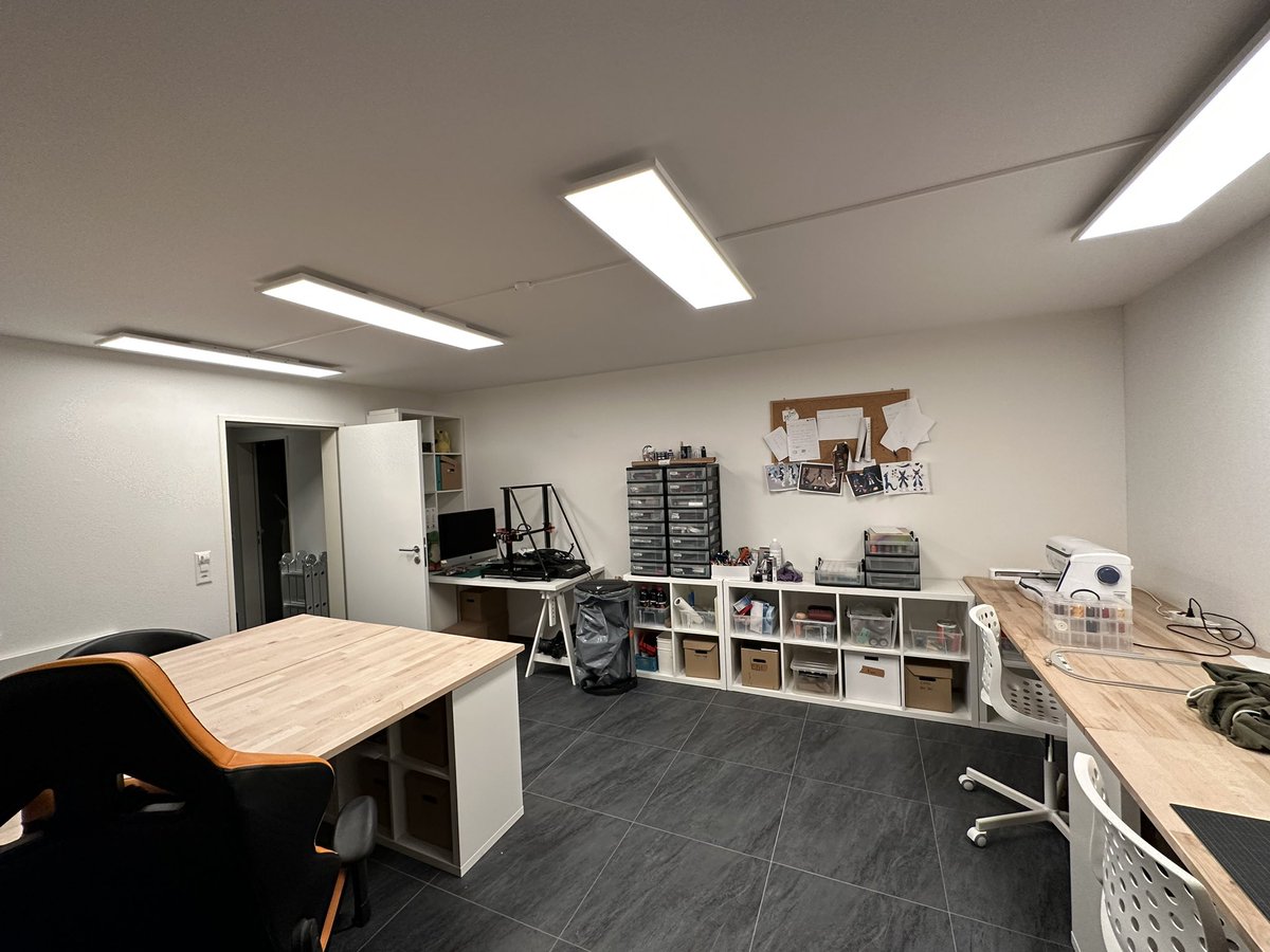 furjaxx's tweet photo. Today @Cabarun and I finished reorganising our studio. We switched around tables and shelves in the studio to create a more open space and tidied up our separate storage room. Special thanks to @SwissDr4g0n for installing our new lights <3 ^.^ now we see everything xD https://t.co/IuyCeaJGyO