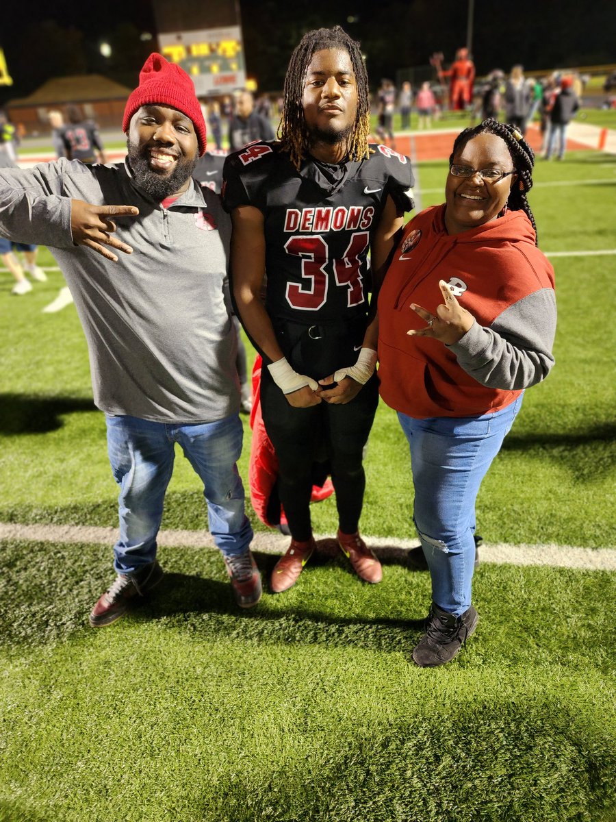 divaHall138's tweet photo. So proud of this kid right here. Win, lose, or draw I will forever be your #1 fan! @KhebrionPuchoon #wrfinest #3peatbound #back2back #statechamps https://t.co/ZRMsJipKPn