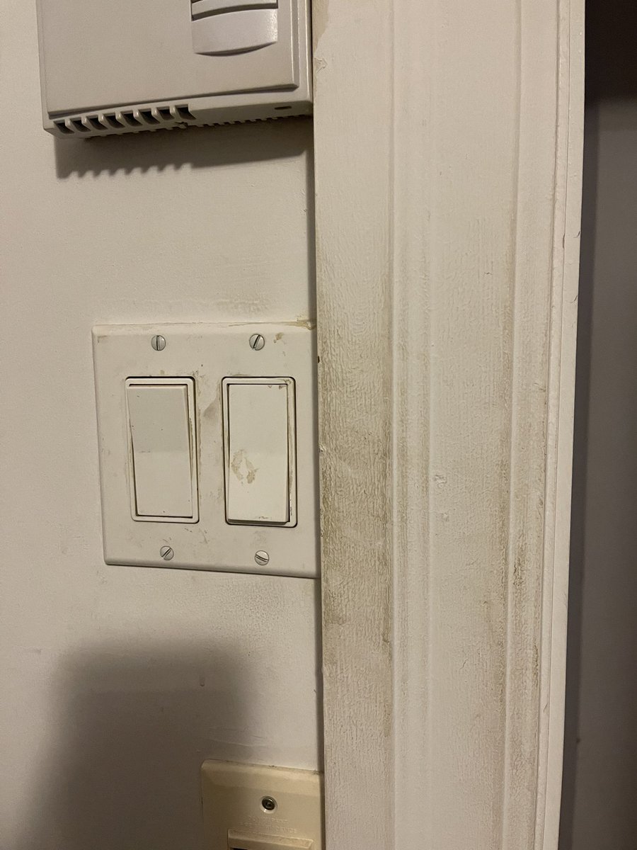 jamessciotto's tweet photo. @BrendanLLM Had an Airbnb one time that was absolutely filthy, like visible dirt on the floor, the window didn’t lock (was on the ground floor therefore it was unsafe) and when I tried to get a refund the host refused to answer, had to fight with Airbnb for days to get my money back https://t.co/c3OCzCcRWF