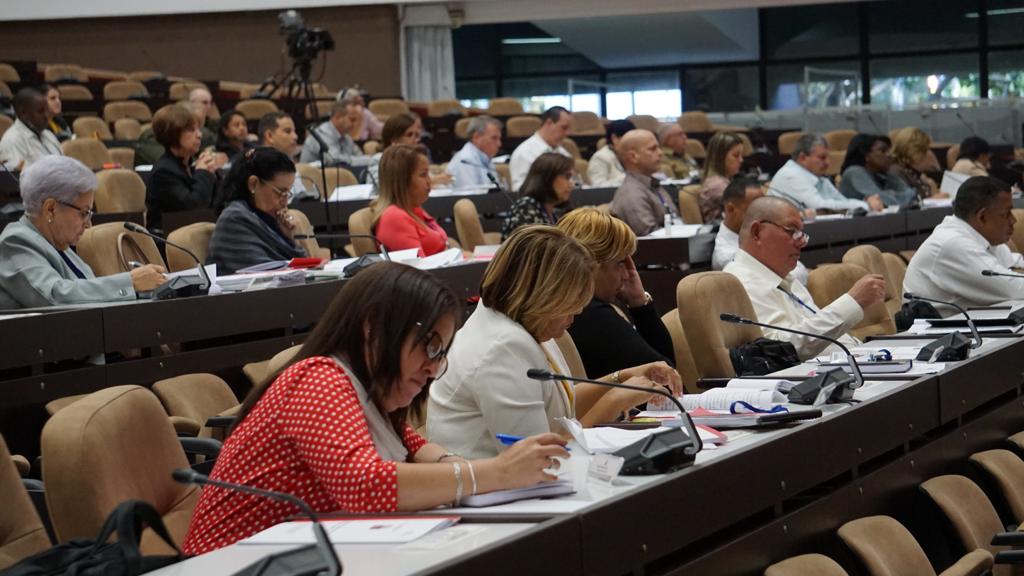 Que el Partido siga estando en el centro de lo que más preocupa y ocupa hoy a la población, es el objetivo de los debates y propuestas que deberán generarse durante el intercambio entre los miembros del CCPCC. #VPlenoCC <a href="/BetsyDazVelzqu2/">Betsy Díaz Velázquez</a> <a href="/EPCLaHabana/">Empresa Provincial de Comercio La Habana</a> <a href="/ValdesYusnier/">Yusnier Arias Valdés</a>