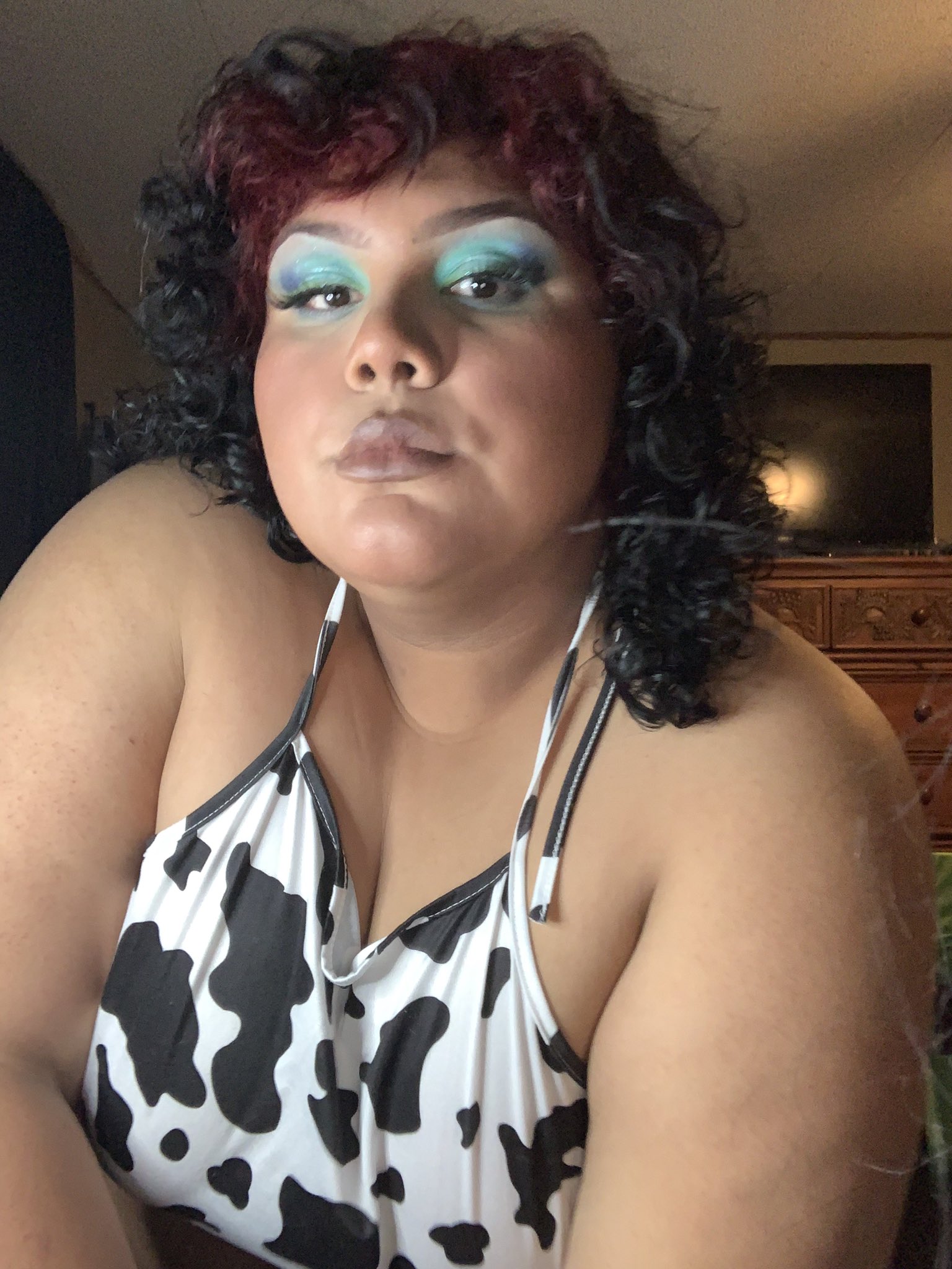 2 pic. BITCH IM A COW🐮 #sellingcontent #bbw https://t.co/K59fqHpEYE