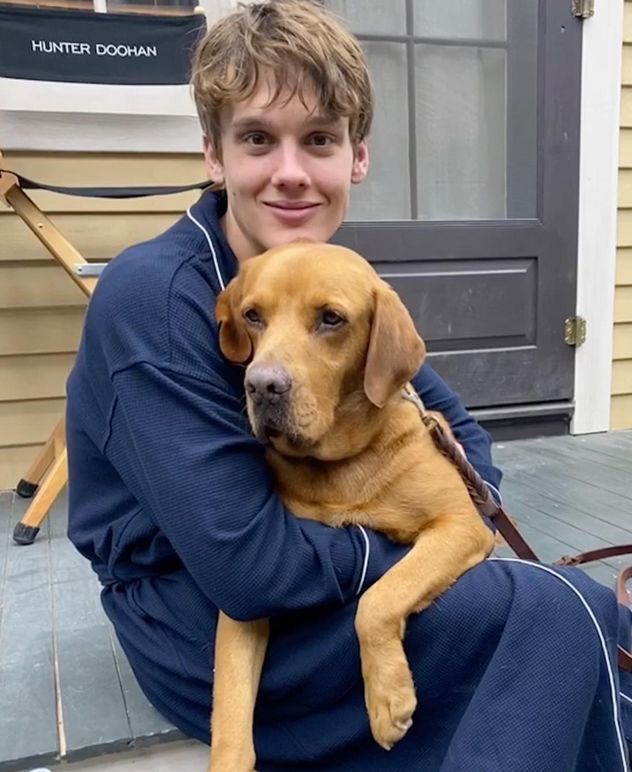 my friends have tweeted pictures of them with dogs too so yeah here