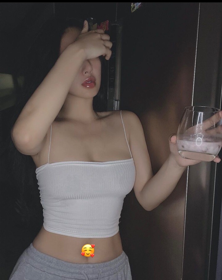 Linhlinhhh142's tweet photo. Chìm lâu quá h ngoi lên ko biết có còn ai 🤪🤔😍 https://t.co/yex6fqtJKz