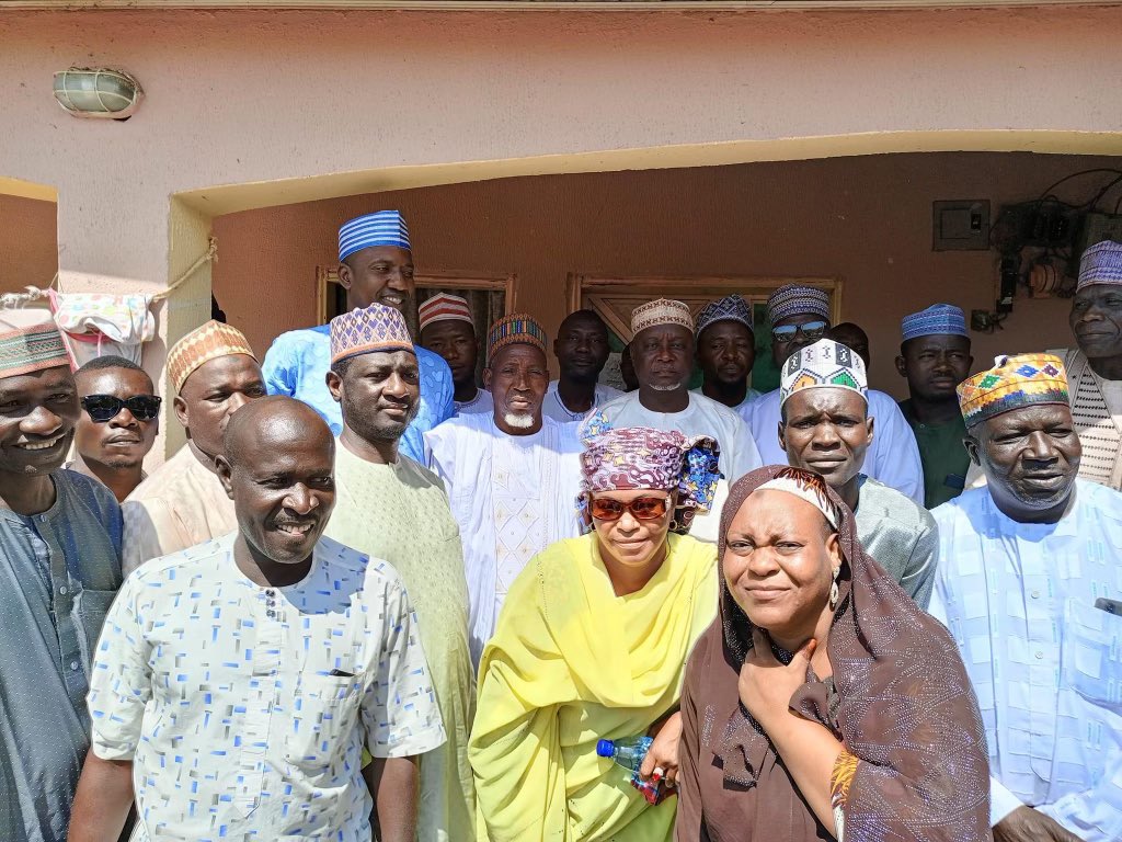 adamugarba's tweet photo. AN IMPORTANT THREAD.

Today, I am the happiest son on earth. My father, an Imam, Qur’anic schoolar, a conservative, who is my name sake Alhaji Garba Adamu, who have been a traditional supporter of PDP since 1999 decided to follow me into APC, after 23 years. https://t.co/i3LZ6H5Xka