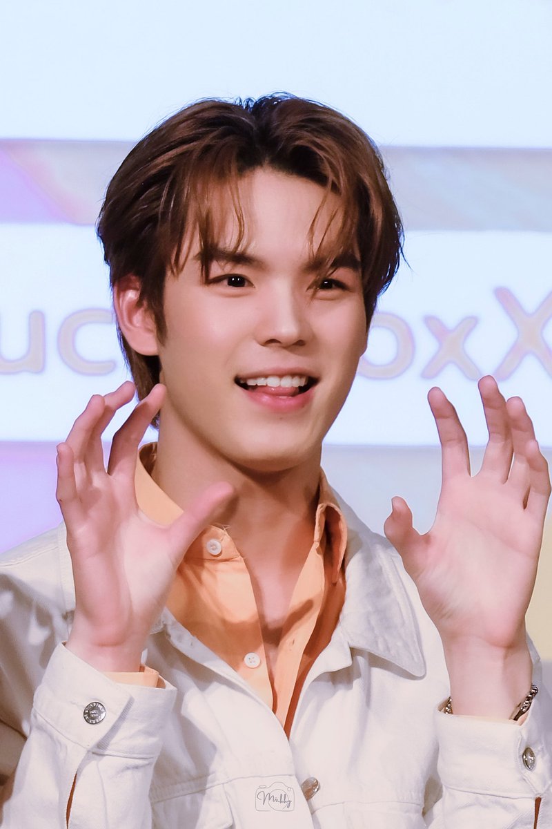 eminkky's tweet photo. เจ้าเด็กแฉบ 🐣
#LuckyBoxXมีนปิง
#TarLingPing #PingKrittanun https://t.co/1QaaRcN8aj