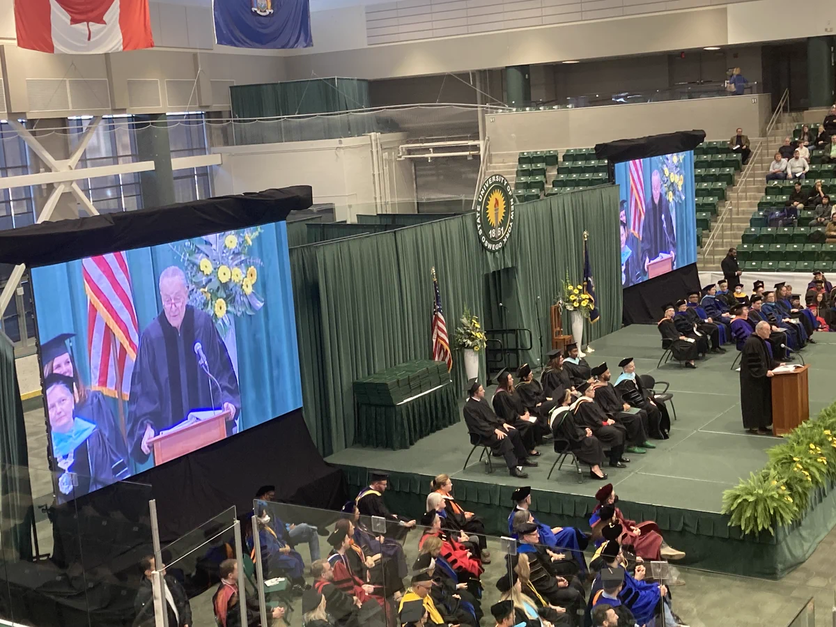Senator Charles E. Schumer speaks to the SUNY Oswego graduating class of 2022 at the university's December 10, 2022 Commencement ceremony. 