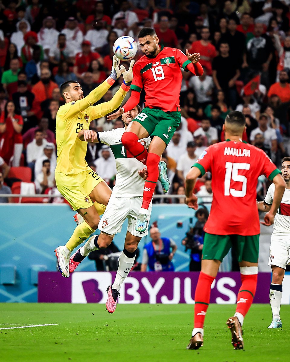 Halocination1's tweet photo. Christiano who? Bro flew for a sec 😭😂
#المغرب_البرتغال https://t.co/VCdTZZjwne