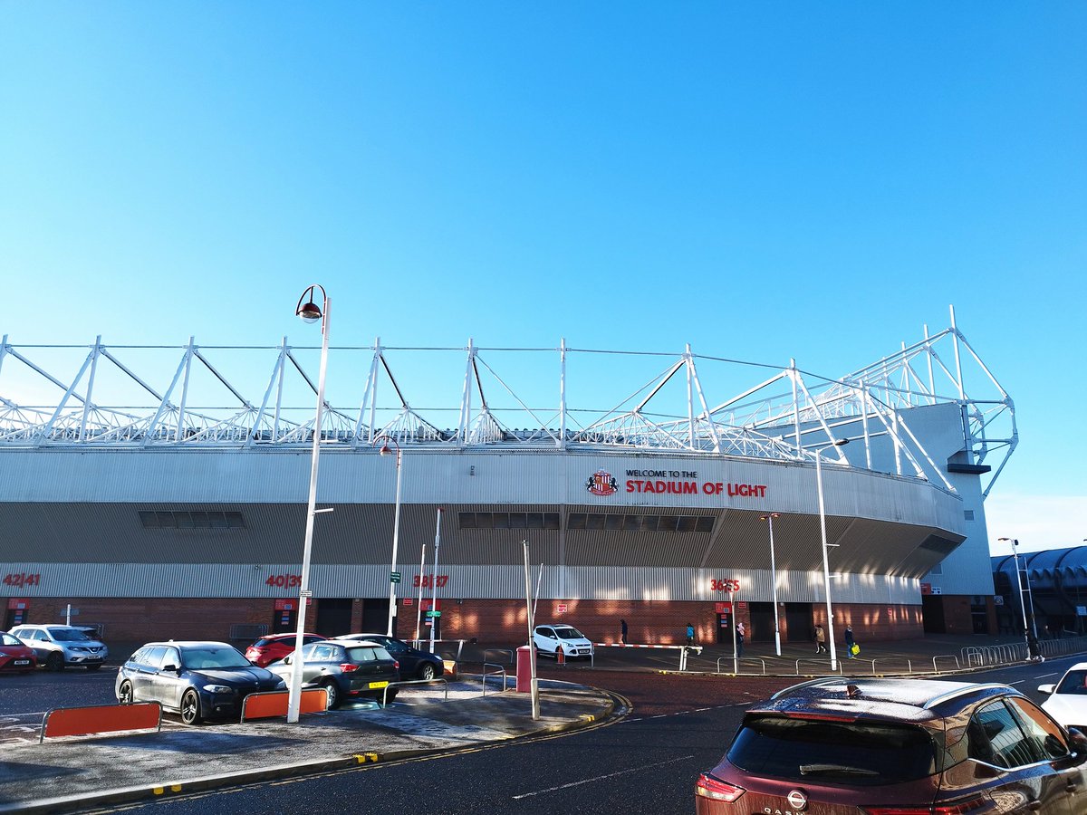 Youngest daughter playing for England Colleges Netball this weekend with <a href="/AoC_Sport/">AoC Sport</a>. Training today, so Claire and I get a day out in Sunderland 😄