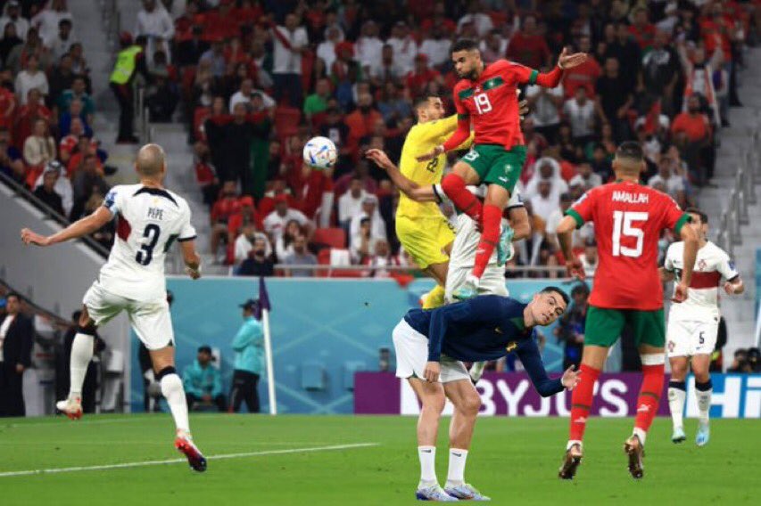 FjoM_j-WIAEyEtj?format=jpg&name=900x900