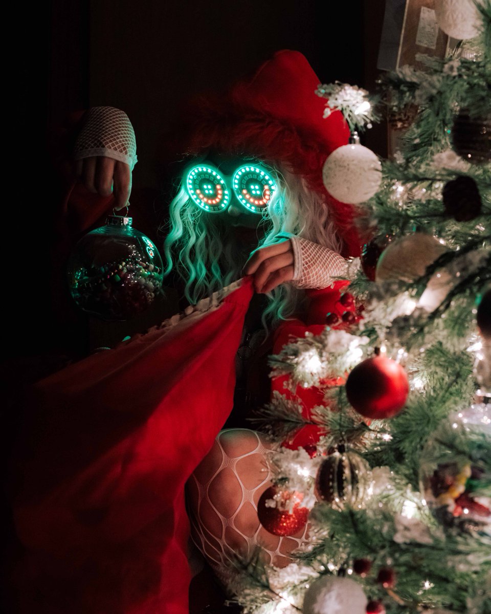 arcane_lights's tweet photo. Today is the last day to enter our Holiday Giveaway over on Instagram! Don't forget to enter before time runs out; you don't want someone else stealing the prize from you π
#arcanelights #arcanegoggles #rezzgoggles #rezz#rezz #arcanecatears #catears #ledcatears #buddypack https://t.co/n2gl0zi7lE