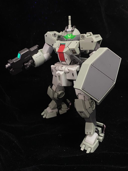 デミトレーナー2種サクッと完成さすつもりが、なんか焼鉄色塗りたい欲を掻き立てる見た目してたから塗りと乾燥挟んでたら時間かかってしもうた
チュチュ用については焼き鉄色塗るのとランナースミ入れだけで終わってしまった 