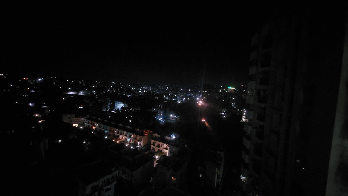 Saimanthh's tweet photo. @miskamoos Am in 11th floor by the way🙂 https://t.co/hTXnPcundZ