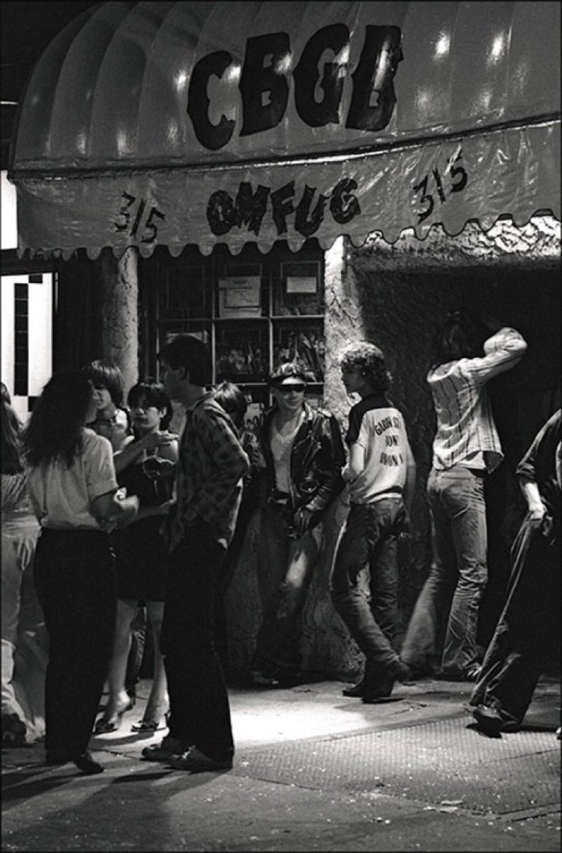 70sDailyDose's tweet photo. On December 10, 1973, Hilly Kristal opened the legendary club CBGB. The club would launch the careers of the Ramones, Television, Patti Smith Group, Blondie, Talking Heads and more. #CBGB https://t.co/zoNURHLxns
