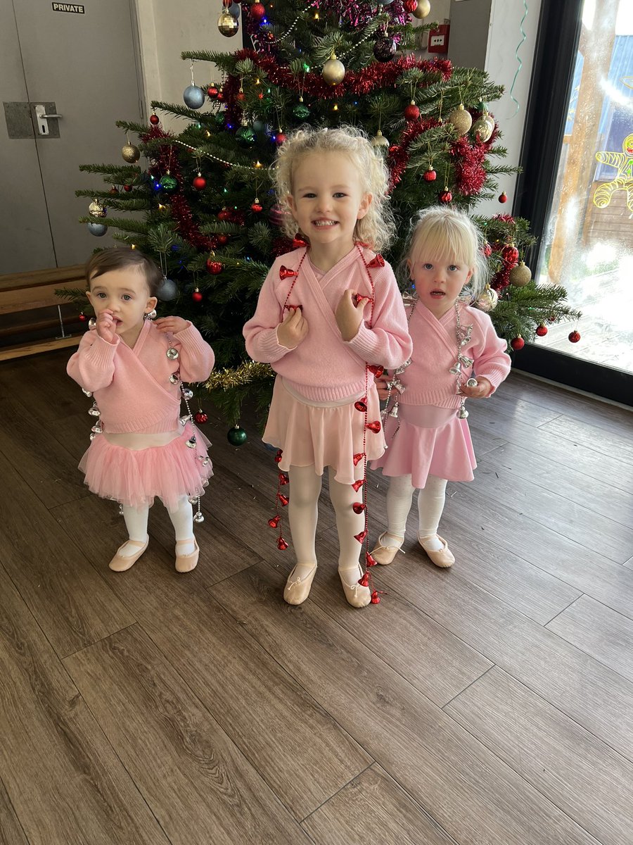 antheaking2's tweet photo. Three of our gorgeous Little Blossoms (parent and child class ) enjoying their Christmas themed class with lots of jingly bells ! π
#antheamkingschoolofdancing
#danceschooloftheyear
#walesprestigeawards
#christmas2022
#littleblossomandbuddies
#Parentandchildclass https://t.co/whL4u7p94h