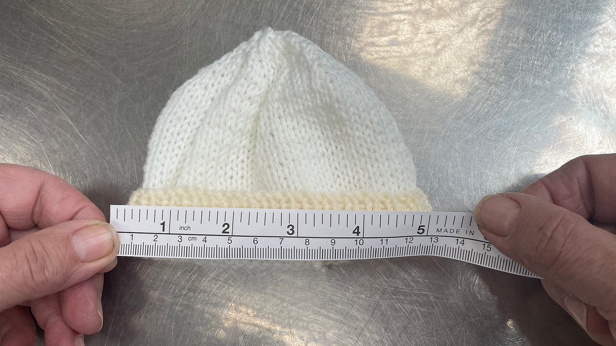 TeamQEH's tweet photo. Our @QEHMaternity team are looking for donations of knitted hats for their newborn babies.

Ideally in a ribbed pattern between 3 to 5 inches. If it's stretchy, they'll fit any baby and you can pick the colour.

Thank you. https://t.co/eZAXgNmROU
