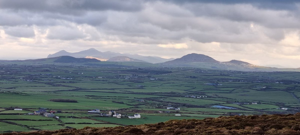 meihebsnbadgers's tweet photo. Olygfa o Anelog #Anelog #Penllyn #Uwchmynydd #Enlli https://t.co/BmrWnTxKfx