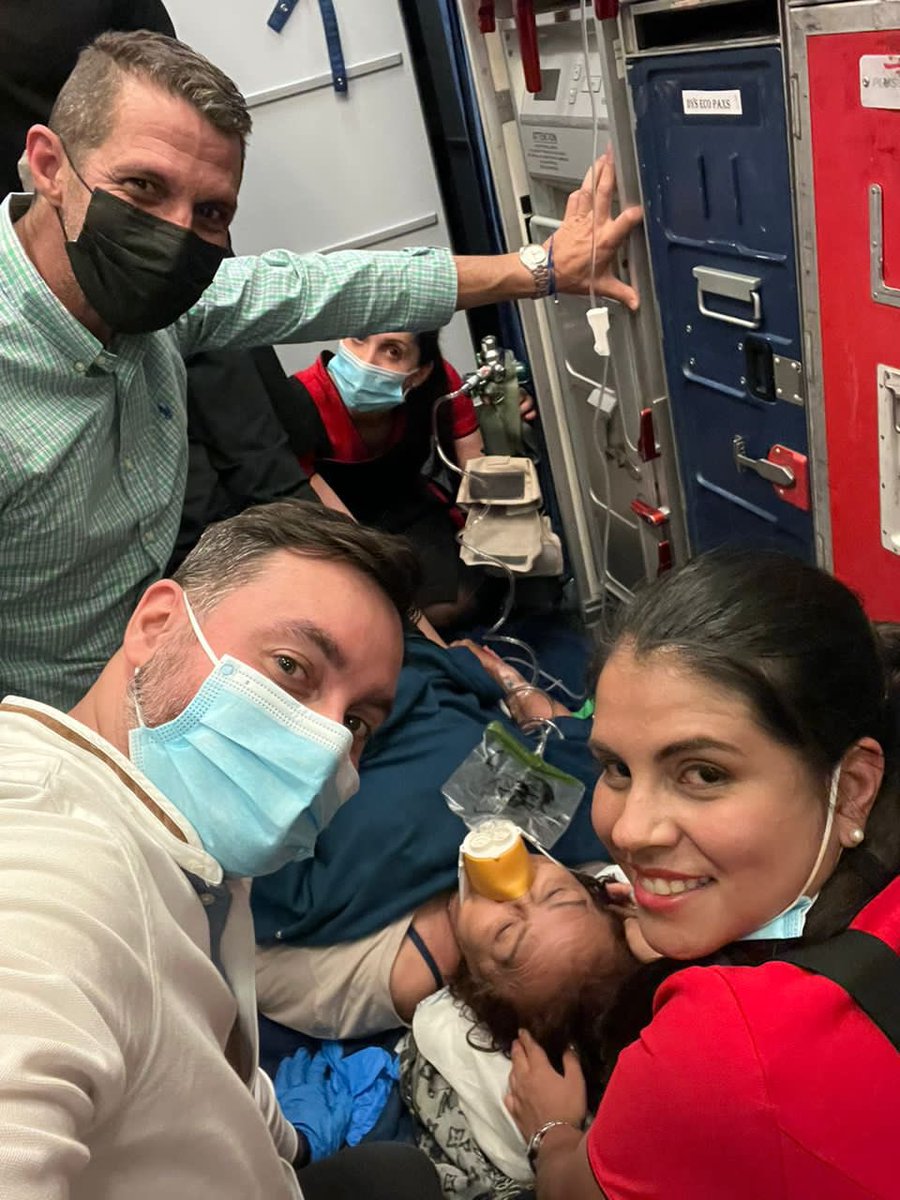 angelfuentesl's tweet photo. El mayor tesoro de #Venezuela es su Talento Humano: Hoy #10Dic en horas de la mañana me escribió mi amigo Dr. Simón Loaiza Galeno Oriundo de las Tierras Monaguenses, relatándome una experiencia que acababa de vivir: “Me fui de vacaciones familiares a #Madrid, a medio vuelo… https://t.co/xjaMOFLNHM