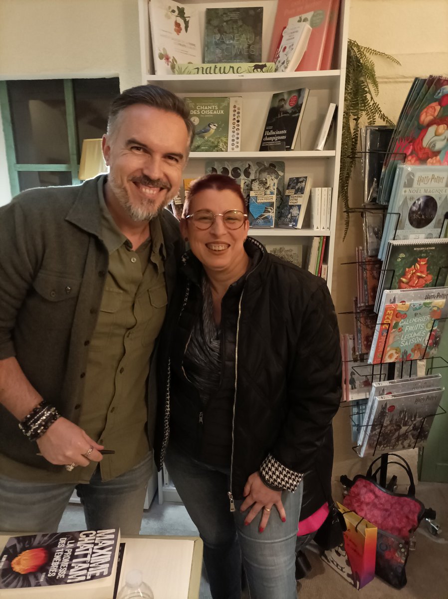 EvaAuteure's tweet photo. Merci a la librairie mon chapitre a la l'accueil chaleureux de jean Phillipe Doux et la gentillesse légendaire du grand @ChattamMaxime 🤗🥰🤗 https://t.co/VFetBYAn83