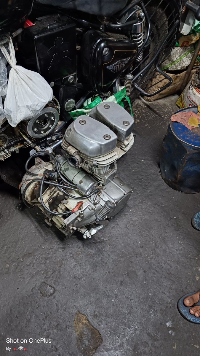 rvontweet's tweet photo. @royalenfield @sidlal after 40 days of disgust and agony, I receive a wrong chassis/frame for my TBTS 350(2009 make) - this is the second frame that i have received which does not match the design of the orginal one. It's in dismantled state for 41 days now. TY for d support https://t.co/rjm2bZUeuU