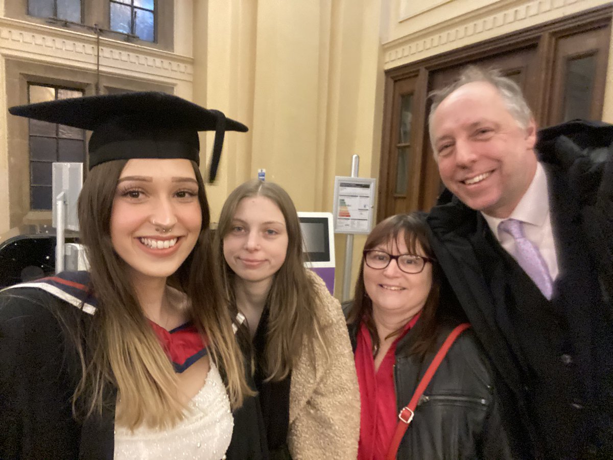 MissWilson318's tweet photo. Can’t believe I’ve had 2 graduations in one year and neither were in a temperature above 3 degrees🤣

Very grateful for such a wonderful day with family and friends🤍 https://t.co/LuHZpBZi0a