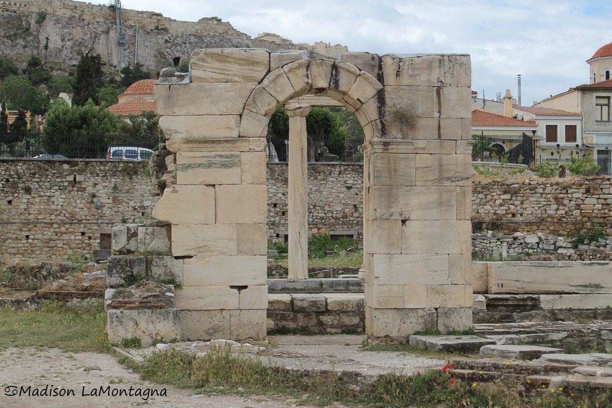 MLaMontagnaPics's tweet photo. An archway from inside the ruins of Hadrian's Library in Athens, Greece. The building was severely damaged in 267 CE in the Herulian invasion, and repaired by prefect Herculius in ~407 CE. Photo by me. #RomanSiteSaturday #AncientGreece #AncientRome #HadriansLibrary #RomanGreece https://t.co/m6P2MmIgFg