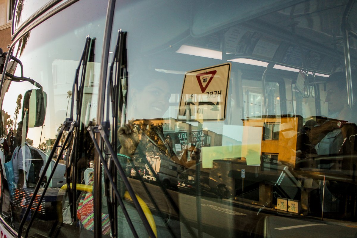 When traveling by bus across the I-805 &amp; the SR-94 this year, commuters noticed their trip looked a bit different—and faster!
  
During peak hours, the Rapid Route 225 now use shoulder lanes to breeze through traffic thx to resident advocacy. 

See report: cityheightscdc.org/stories/reside…