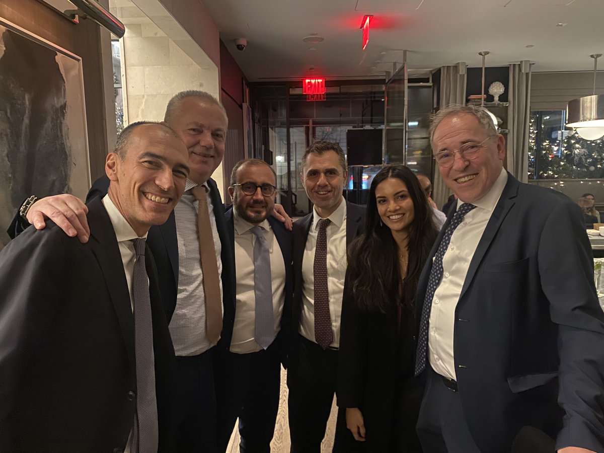 Simone Crivellaro (@simonecrivella2) on Twitter photo Great 2 days in NewYork for <a href="/SocietySURS/">Society of Urologic Robotic Surgeons (SURS)</a> meeting at <a href="/MountSinaiNYC/">Mount Sinai Health System</a>! Given talks on #SP extrap prostatectomy and #SP retrop partial nephrectomy. Great to see my #european friends once again! <a href="/AshTewariMD/">Ash Tewari, MD</a> <a href="/NYCRoboticTeam/">Ketan K. Badani MD</a> <a href="/CraigRogersMD/">Craig Rogers MD</a> Great 2 days in NewYork for <a href="/SocietySURS/">Society of Urologic Robotic Surgeons (SURS)</a> meeting at <a href="/MountSinaiNYC/">Mount Sinai Health System</a>! Given talks on #SP extrap prostatectomy and #SP retrop partial nephrectomy. Great to see my #european friends once again! <a href="/AshTewariMD/">Ash Tewari, MD</a> <a href="/NYCRoboticTeam/">Ketan K. Badani MD</a> <a href="/CraigRogersMD/">Craig Rogers MD</a>