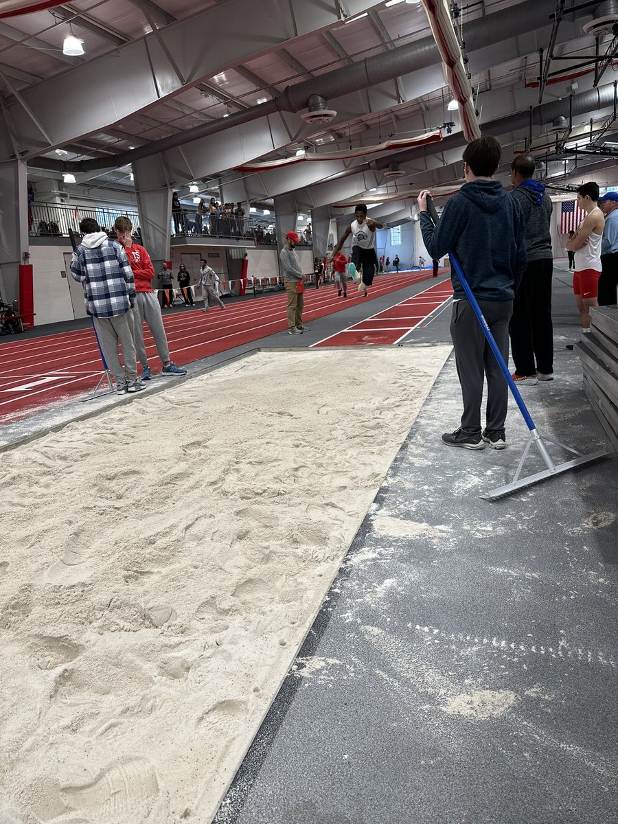 cosby_track's tweet photo. Good luck to the Titans competing today at St. Christopher’s Meet for their first meet of the season! #gotitans #indoortrack @CosbyAthletics https://t.co/k2401nEYEg