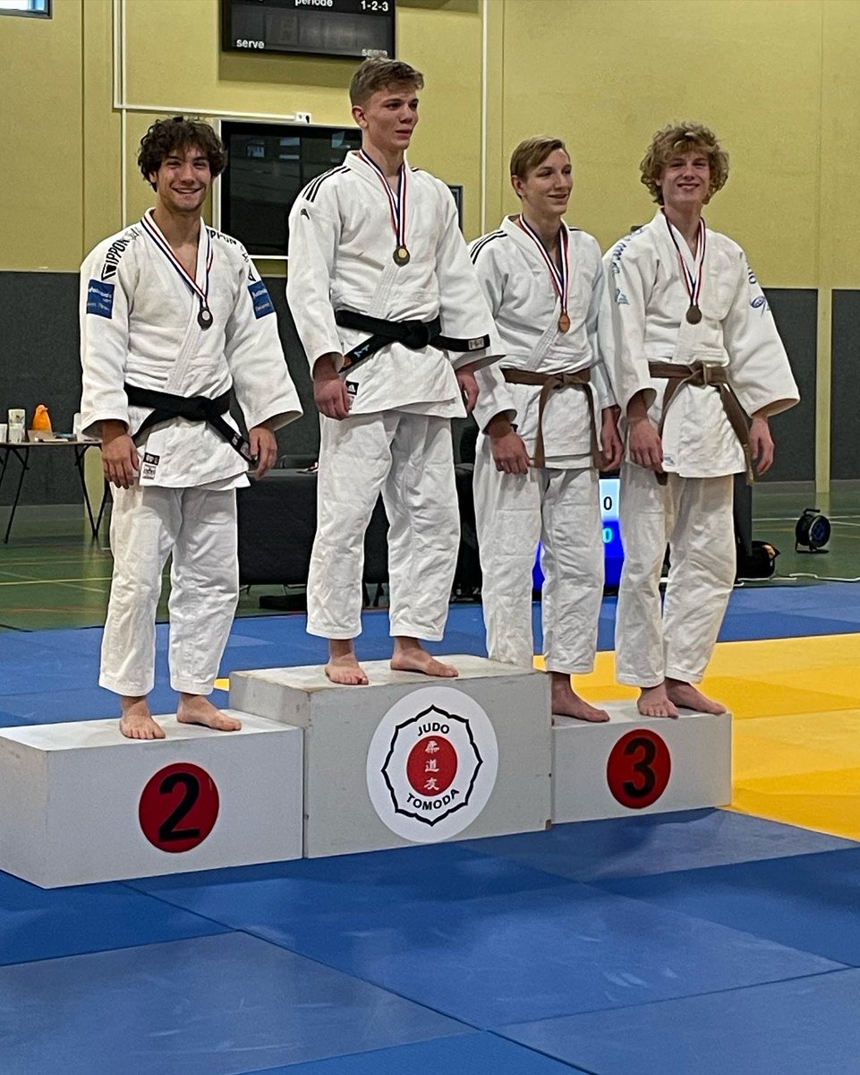 TopJudoUtrecht's tweet photo. BRONS voor Sjoerd Kraan tijdens het Nederlands Kampioenschap Studenten. In het Universitair Sportcentrum in Nijmegen nam Sjoerd (JS Ichido) deel in de categorie tot 60 kg.
#Talentontwikkeling #Judo #CombineerJudoEnStudie #Utrecht https://t.co/YUHqxH4BWk
