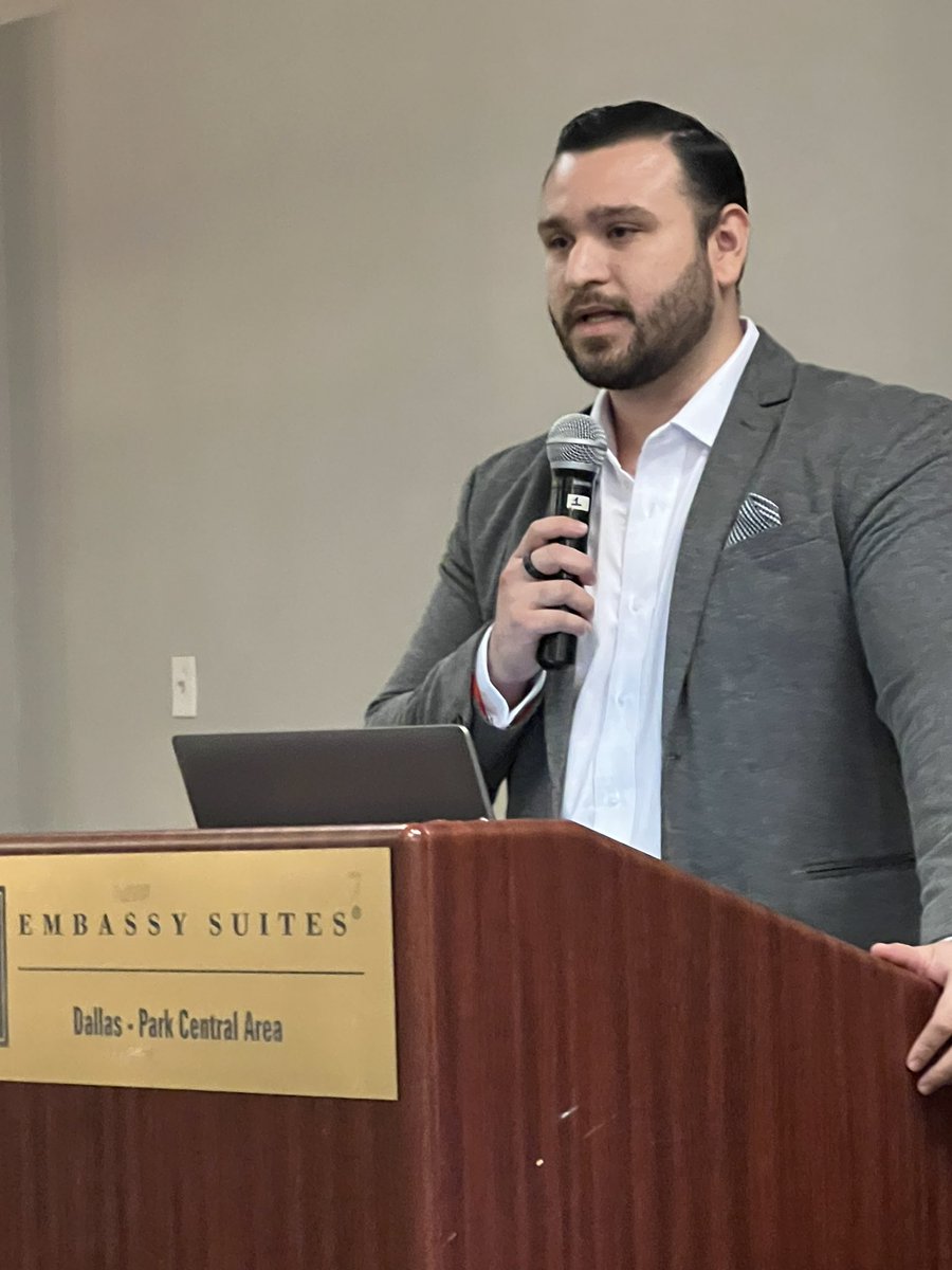 BolsaValoresSV's tweet photo. Estamos iniciando el evento en Dallas, Texas, acercando el mercado de valores a los salvadoreños en el exterior, acompañados de Casas de Corredores y la Superintendencia todos invitados por el Consulado de El Salvador en Dallas @
@AtlantidaSec 
@sgb_sv @HencorpB @AtlantidaSec https://t.co/7dSj6kGIZl