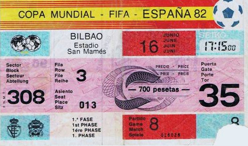 AntibesClement's tweet photo. rarissime et historique !! 40 ans avec les Bleus @lequipedegreg @lequipe_pro @vincentduluc @VINCENT_MOSCATO @FFF @equipedefrance @fifaworldcup_fr @fifamedia @coupedumonde_22 @lequipetype @afpfr @Nice_Matin https://t.co/Q8ojo9Pwnl