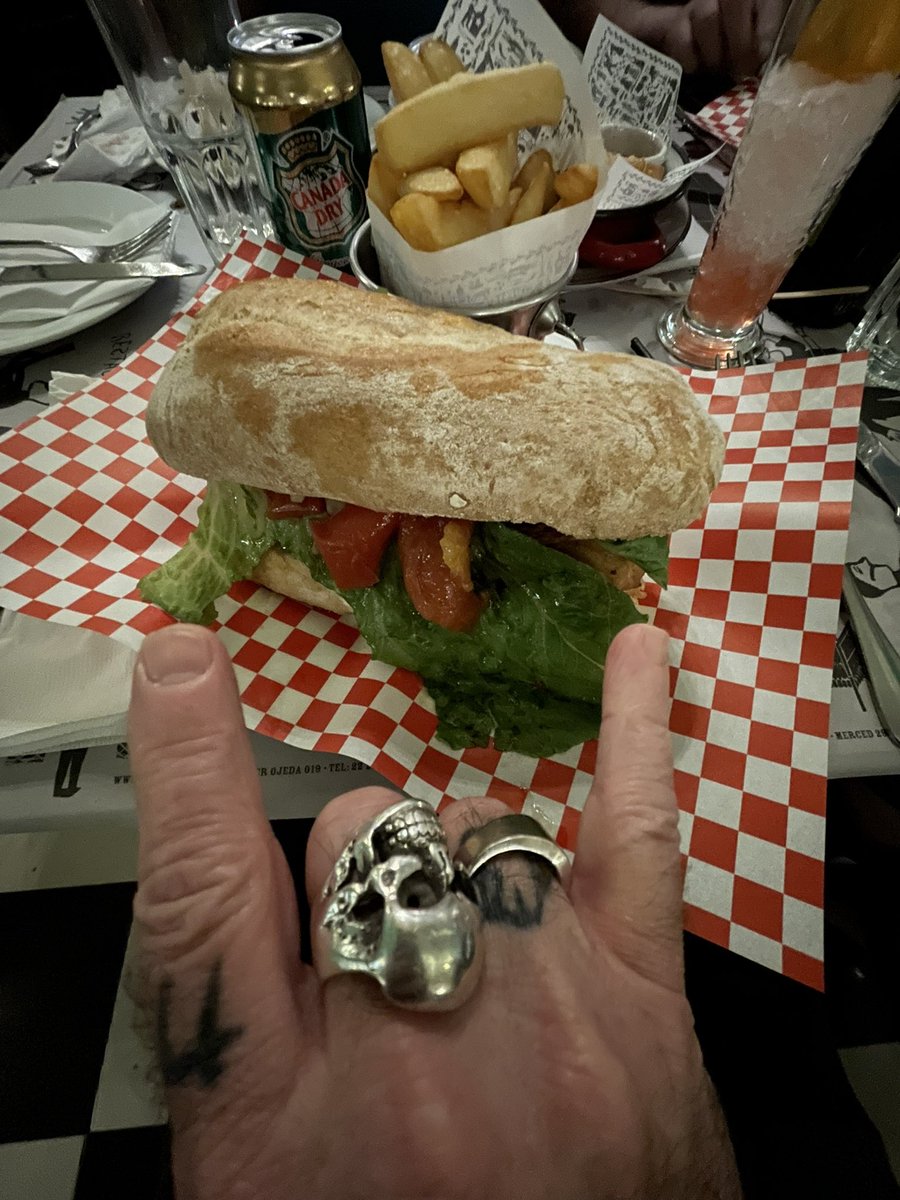 Scott_Ian's tweet photo. Fried fish sandwich at Liguria in Santiago. If ya don’t know, now you know. https://t.co/jhjGs0OFRq