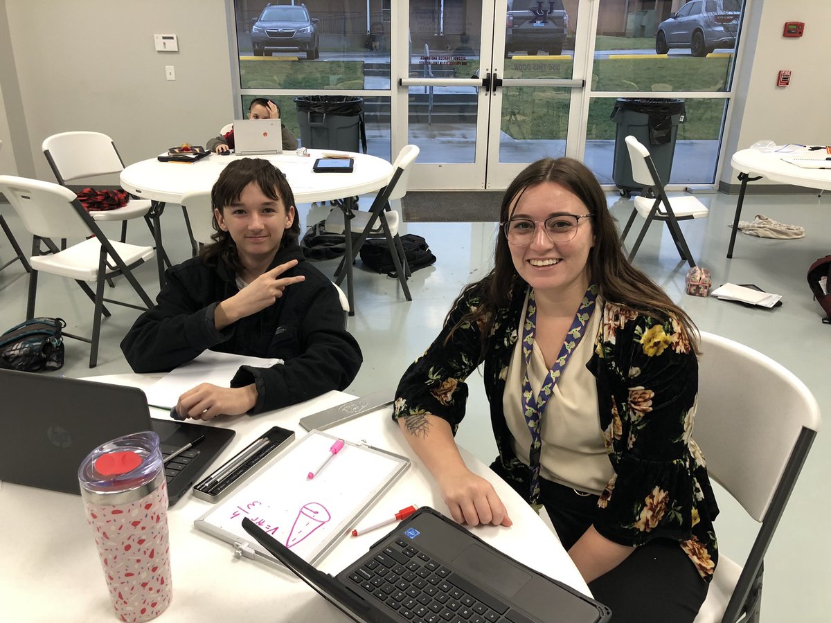 CCPSVirtual's tweet photo. Last in person learning day before Winter Break for our Elementary &amp; Middle School students. Learning, post cards to send to space, rockets, Christmas cookies, and cupcakes!

#vla #ccpsvla #onlinelearning #kyonlinelearning #ccps https://t.co/hkq3fC58HQ