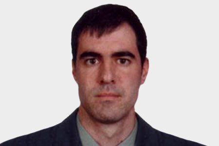 patton_b_v's tweet photo. Los @guardiacivil Carlos y Diego fueron asesinados por ETA en julio 2009

Carlos había sido Cabo del @EjercitoTierra y siempre había colaborado en el montaje del #Belén que tradicionalmente monta el Regimiento de Transmisiones 22

Por eso motivo es soldado de honor del #RT22

DEP https://t.co/RJve0RdBPZ