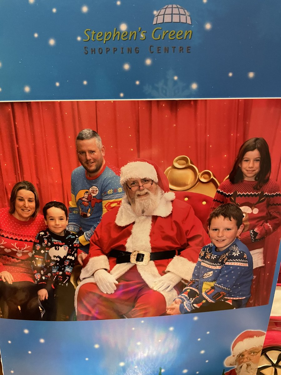 SharonDonohue5's tweet photo. #christmasshopping #SantaClaus #rollingdonuts #livecrib #evilseagulls @opwstephengreen https://t.co/Z3RNN8FIeX