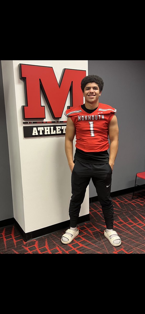 Thanks <a href="/CoachJHealy/">Coach Jack Healy</a> &amp; <a href="/RollScotsFB/">Monmouth College Football</a> for having me out again yesterday. Had a great time! <a href="/EPCHS_Football/">East Peoria Football</a>