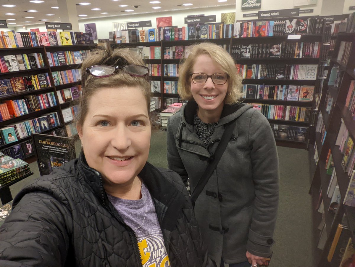 HickmanLMC's tweet photo. Your Kewpie librarians are here at Barnes &amp; Noble to support the @HickmanPTSA fundraiser. 

Stop by next week to see the stack of books we're getting today! https://t.co/a5h7lqUhv1