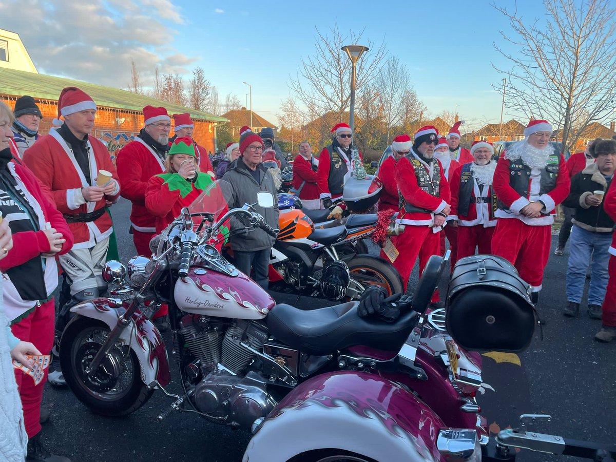 🎁Day 10🚪🎄

<a href="/santasonabike/">Santa's on a Bike</a> brave the cold to raise money for Acorns Childrens Hospice!

Thank you so much to everyone who took part 🧡