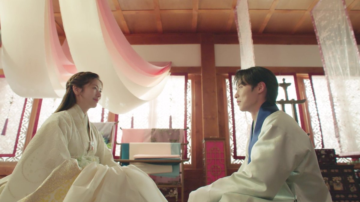 ramblingsofafan's tweet photo. "The story can resume. I will return. Find you, love you, marry you and live without shame.
#AlchemyOfSouls #AlchemyOfSoulsEp21  #GoYoonJung #leejaewook  #환혼 https://t.co/JSfuOYiPtR