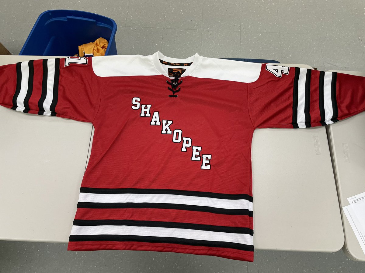 Brand new alternate jerseys for Shakopee Girls Hockey!

#cutandsew #tackletwillembroidery