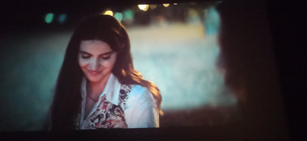 beklentim bir tık yarım kaldı ama oyunculuklar, seyir guzeldi. Emeklere tesekkurler #barışakarsumerhaba