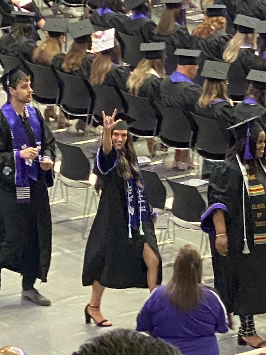 tanya_irwin17's tweet photo. So proud of this young lady @madiiiwhiteee We had the honor of watching her walk the stage last night and become a college graduate!  Hard work pays of sister - We love you BIG! 💜🎓@girwin03 @sirwin0317 https://t.co/3hqmATrnWi