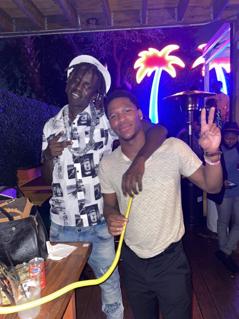 elisha_palm's tweet image. Luw, you the Day 1! You had that warm personality that could blend into any social setting. You was the person that everyone loved and could never hate. Your presence was always felt,not because how tall you were,but because you were the most genuine in every room. LoveYou #LLMD