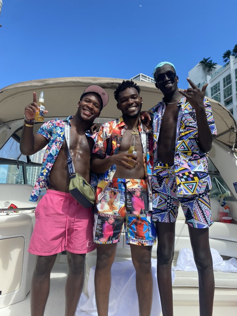 elisha_palm's tweet image. Luw, you the Day 1! You had that warm personality that could blend into any social setting. You was the person that everyone loved and could never hate. Your presence was always felt,not because how tall you were,but because you were the most genuine in every room. LoveYou #LLMD