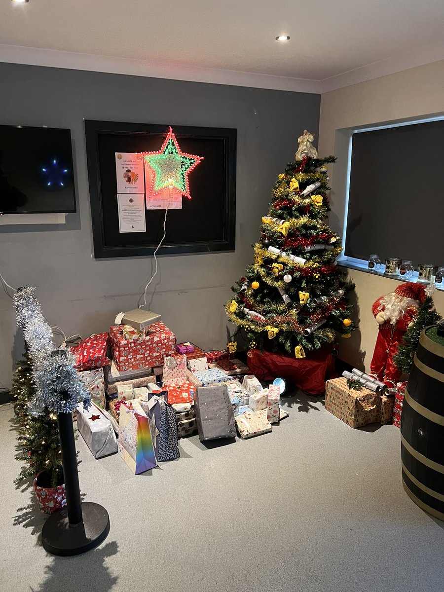 AshwaarTaylor's tweet photo. So proud of all the players and everyone associated with the club doing presents for the children at Peterborough hospital on Christmas day ๐ฐ Well done @NeilWil51906853 for organising ๐ #SomeClub https://t.co/XHM0lm6WKT